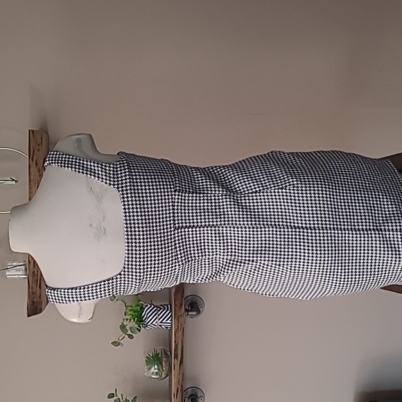 Houndstooth Mini Dress - Picture 5 of 7